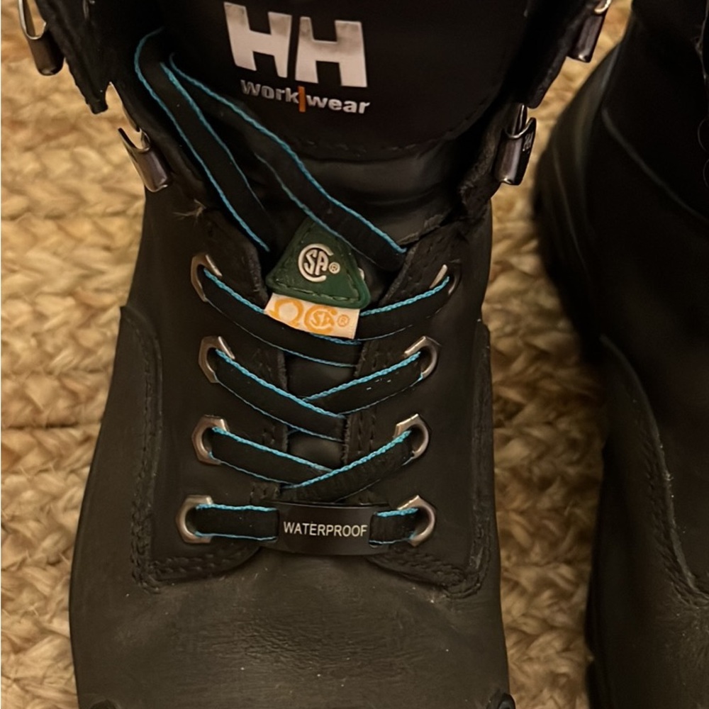 Helly Hansen Black and Blue Workwear Boots - Picture 2 of 8